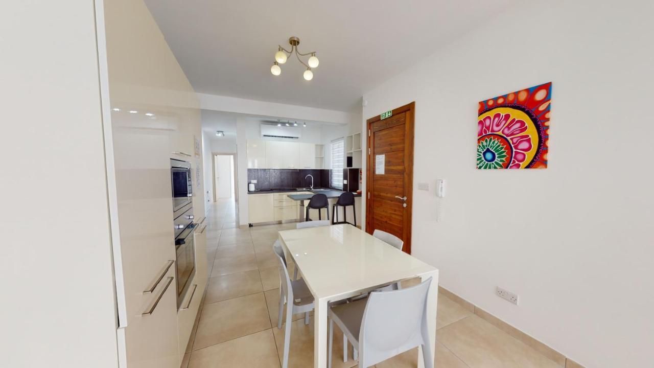 Modern Apartment In Gzira Экстерьер фото