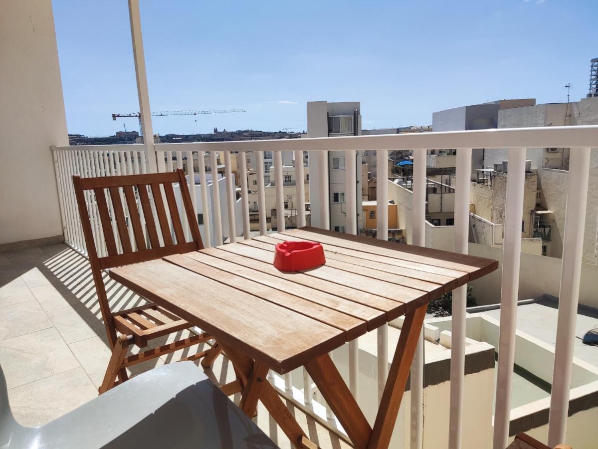 Modern Apartment In Gzira Экстерьер фото