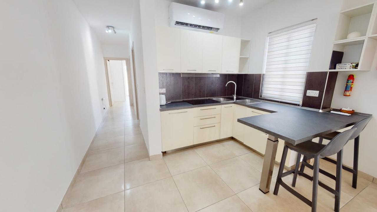 Modern Apartment In Gzira Экстерьер фото